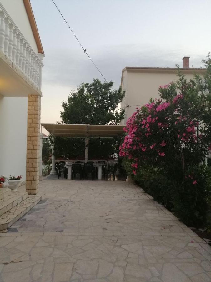 Smjestajni Objekt Padovan Banjol Εξωτερικό φωτογραφία